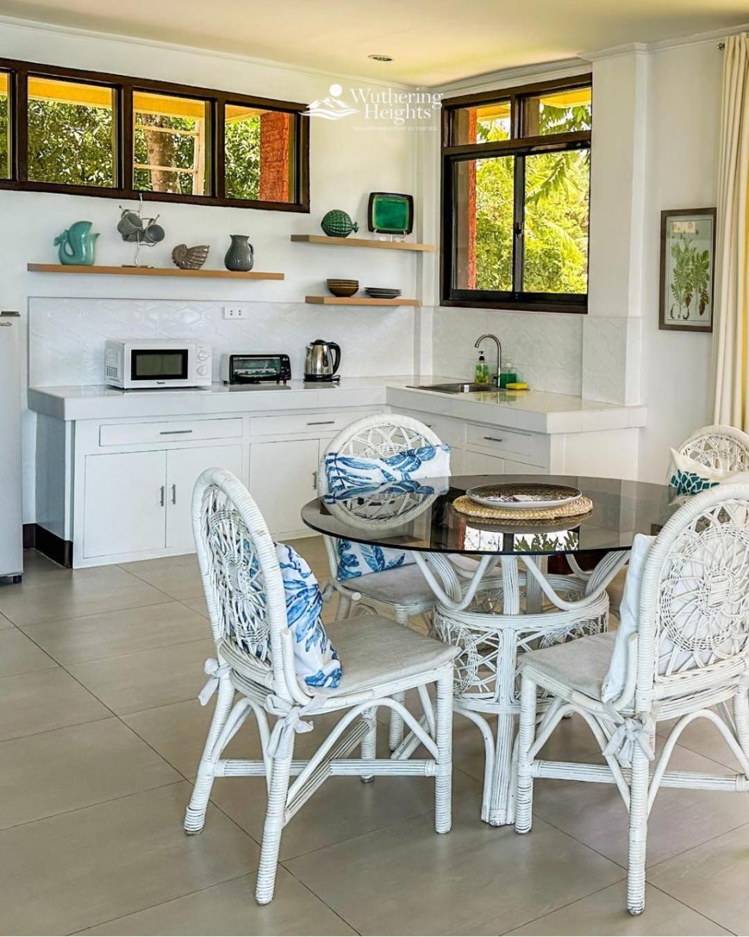 Wuthering Heights Bed & Breakfast By The Sea Dumaguete City Luaran gambar